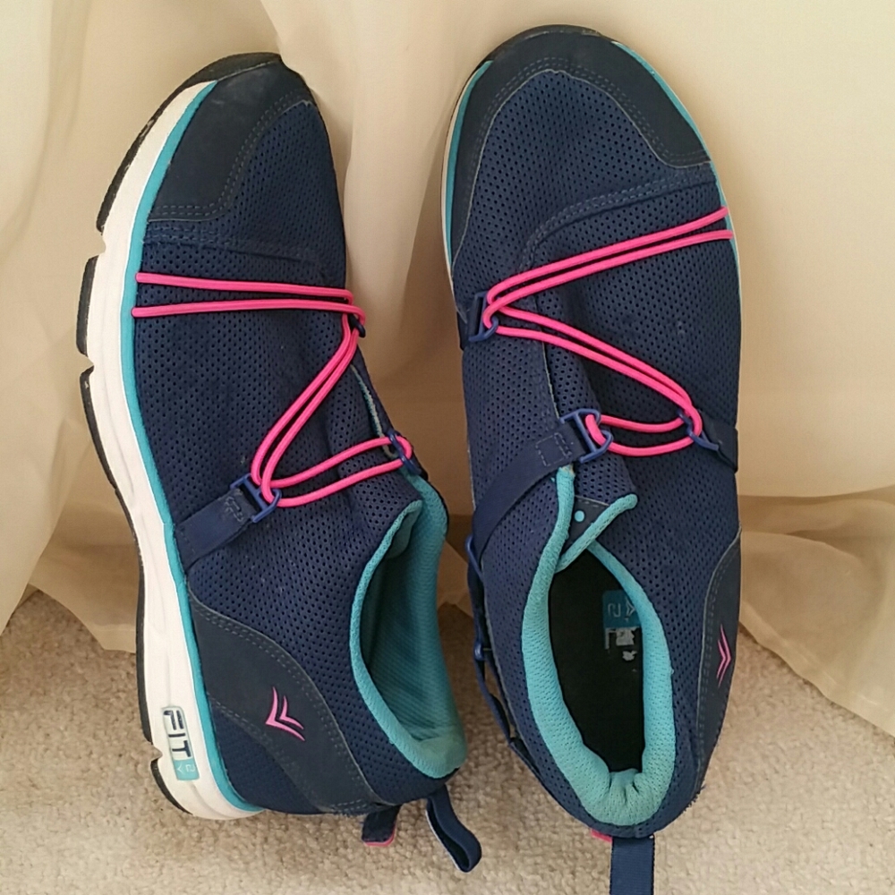 WOMEN'S NO LACES SNEAKERS